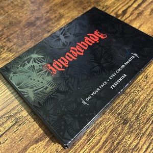 Reina Rebelde Presumia Face and Eyes Palette